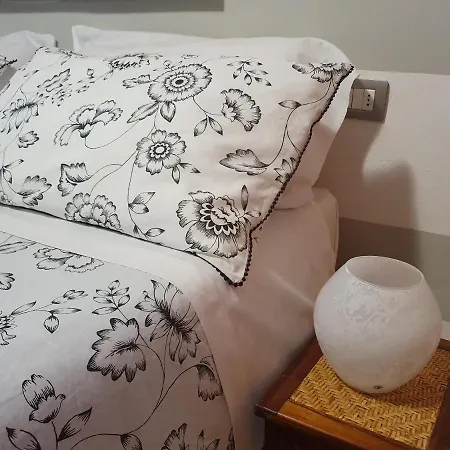 Vacanze E Roccetta Fiorita 3*