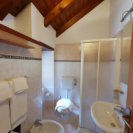 Vacanze E Roccetta Fiorita Pettenasco