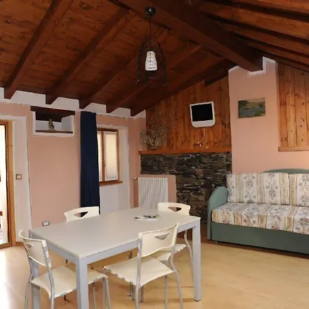 Vacanze E Roccetta Fiorita Lägenhetshotell 3*