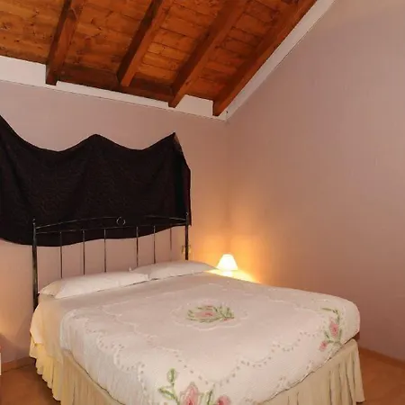Lägenhetshotell Vacanze E Roccetta Fiorita Pettenasco