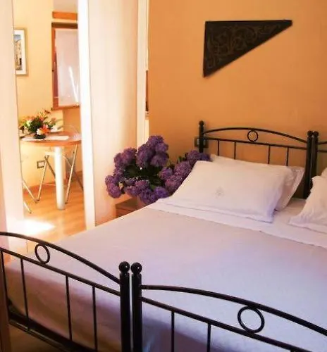 Vacanze E Roccetta Fiorita 아파트호텔 3*