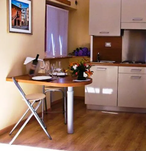 아파트호텔 Vacanze E Roccetta Fiorita 3*
